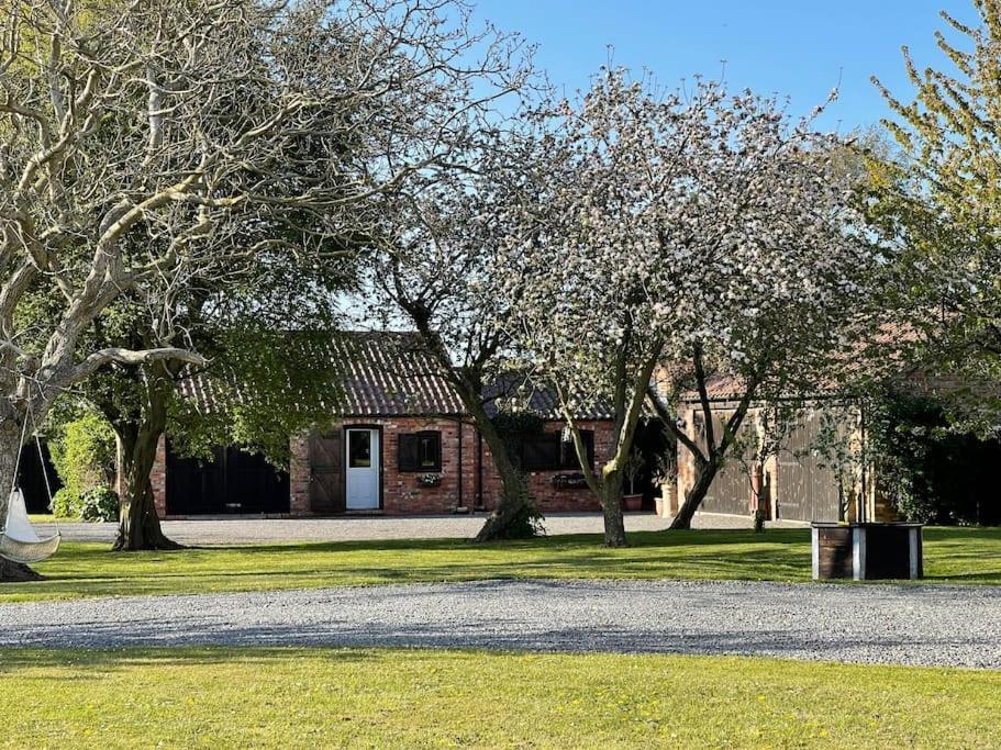The Barn At Whitehouse Farm 18th Century 3 Bed Barn- Beautifully Converted