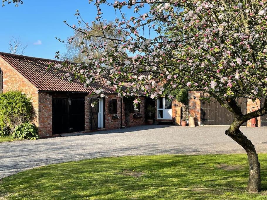 The Barn At Whitehouse Farm 18th Century 3 Bed Barn- Beautifully Converted Holiday home *