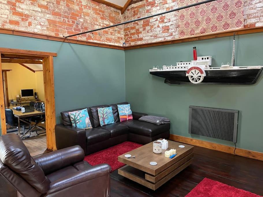 The Barn At Whitehouse Farm 18th Century 3 Bed Barn- Beautifully Converted Holiday home
