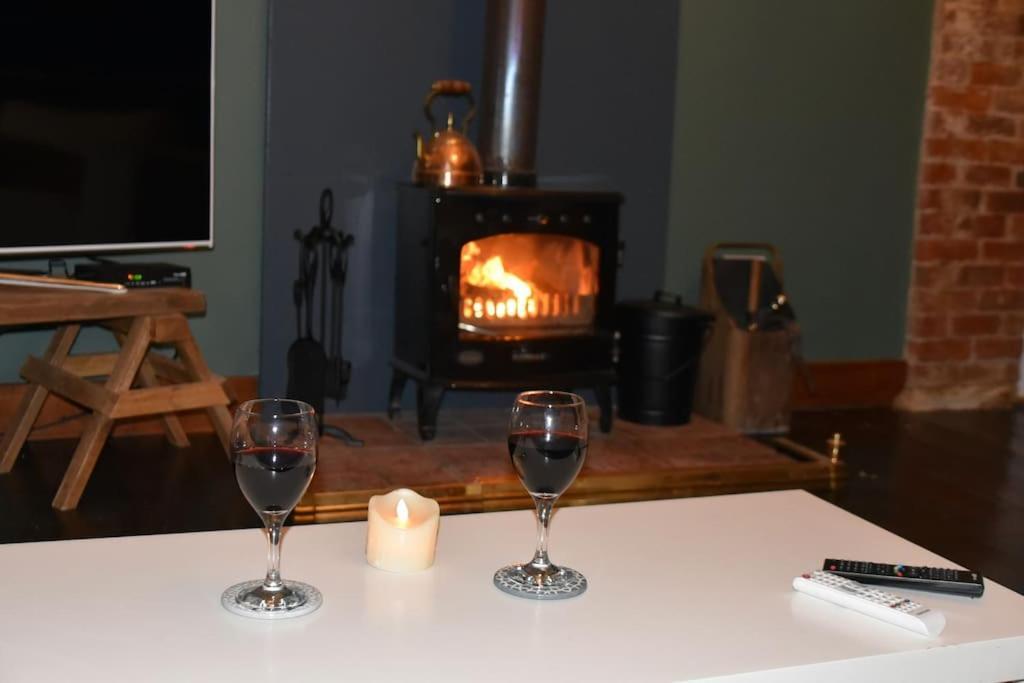 The Barn At Whitehouse Farm 18th Century 3 Bed Barn- Beautifully Converted * Frithville