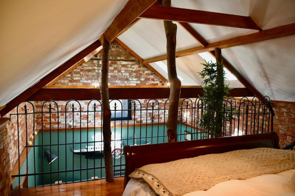 The Barn At Whitehouse Farm 18th Century 3 Bed Barn- Beautifully Converted Holiday home
